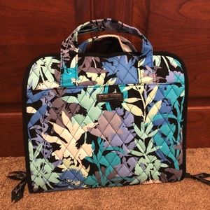EUC Vera Bradley Hanging Travel Organizer